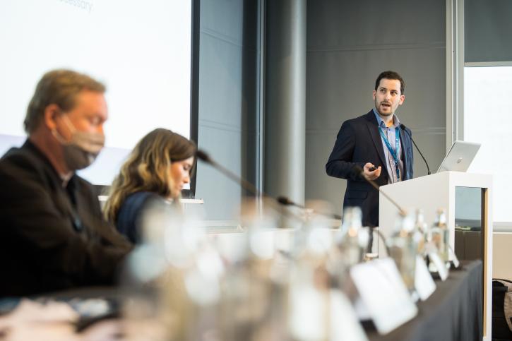 Dimitris Kontses presentation